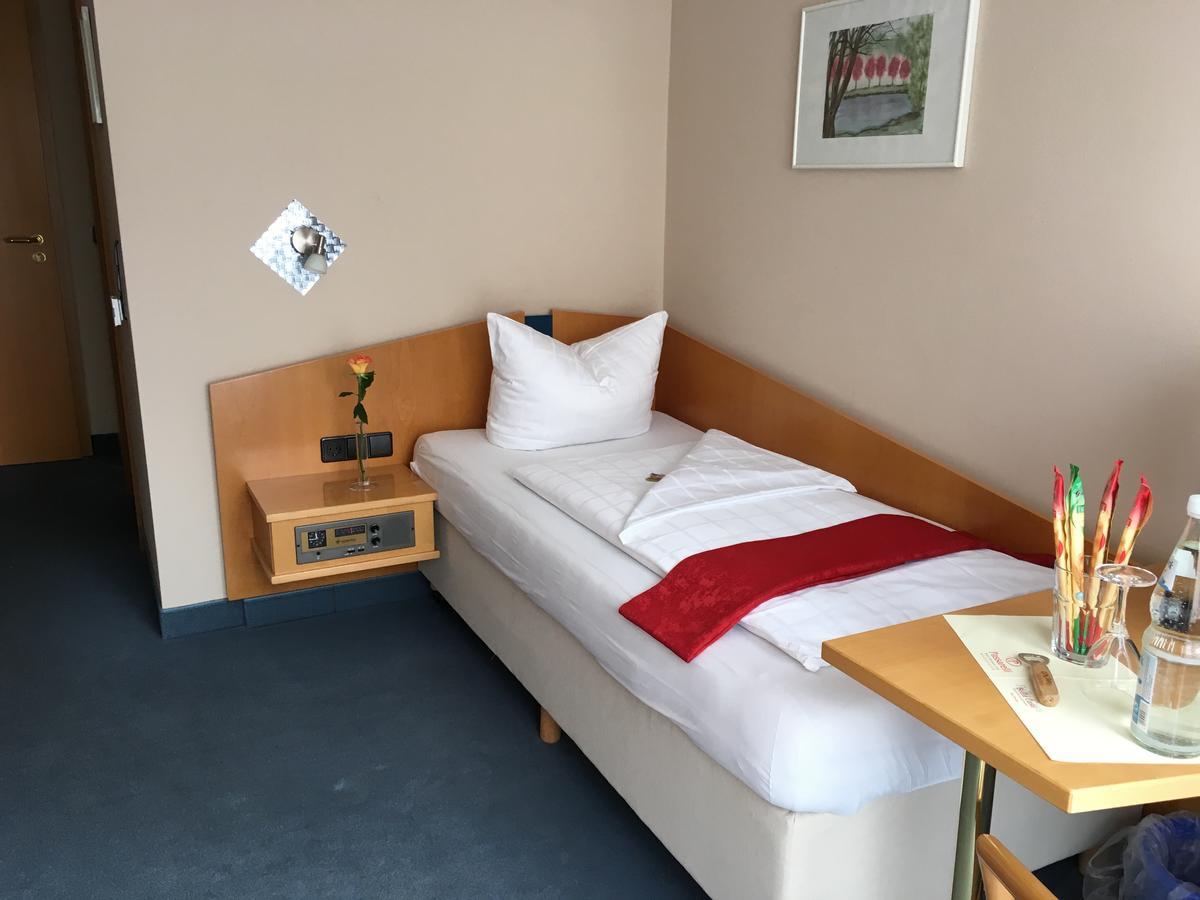 Hotel&Ristorante Passarelli Warthausen Kültér fotó