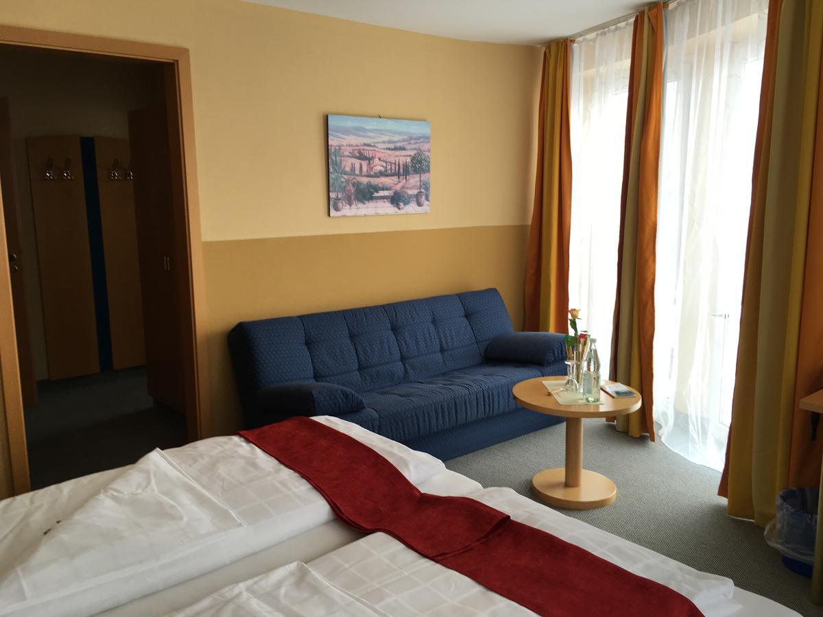 Hotel&Ristorante Passarelli Warthausen Kültér fotó