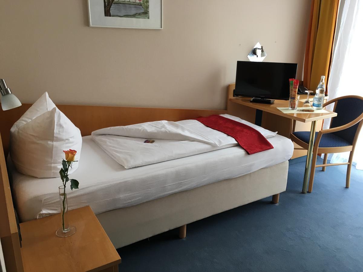 Hotel&Ristorante Passarelli Warthausen Kültér fotó